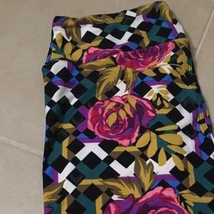 BNWOT : LulaRoe OS leggings